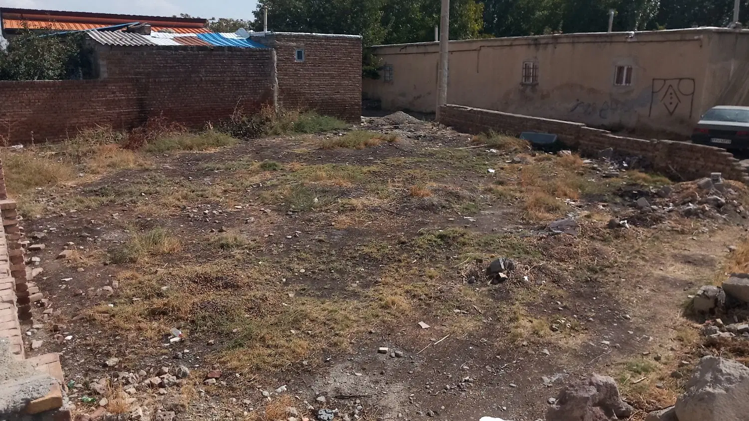 زمین مسکونی