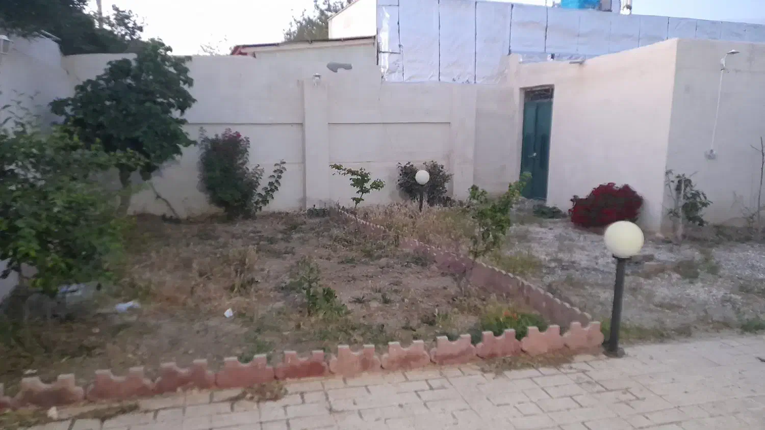 ساختمان تجاری مسکونی