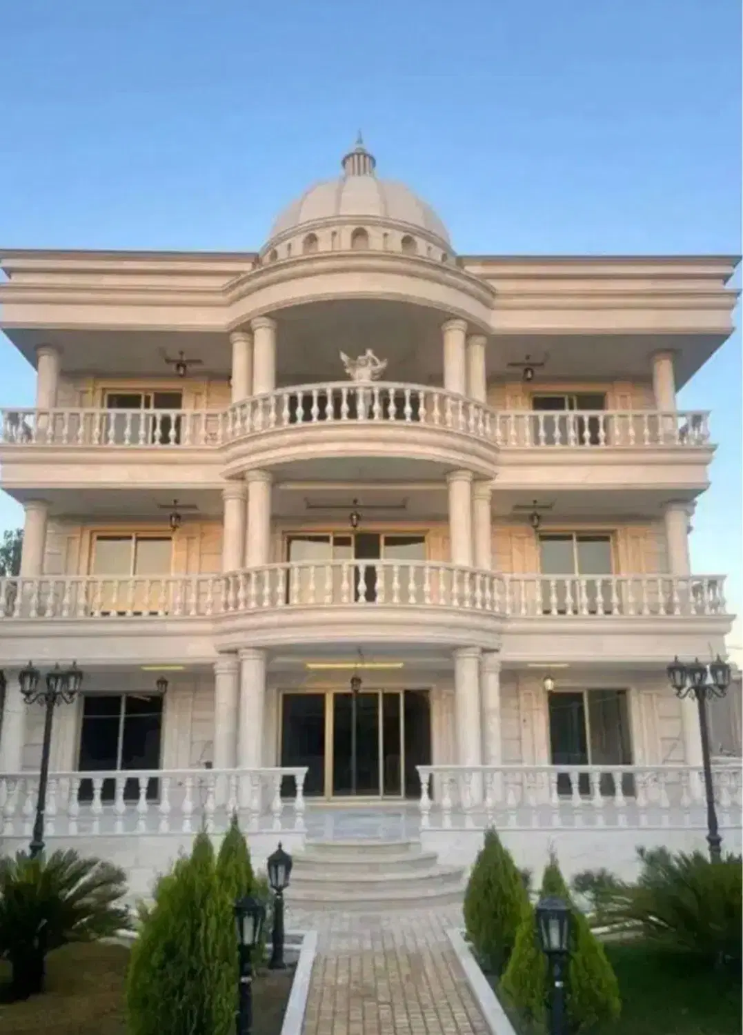 ۳خواب .سالن بزرگ .نورگیر جنوبی