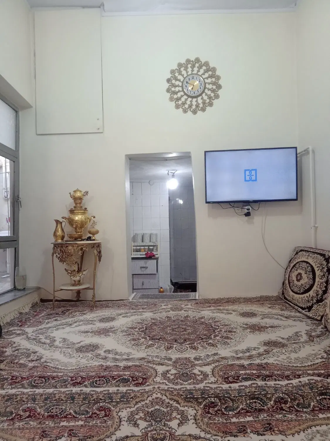 یک دست حیاط در ملازینال ۸۰ متر