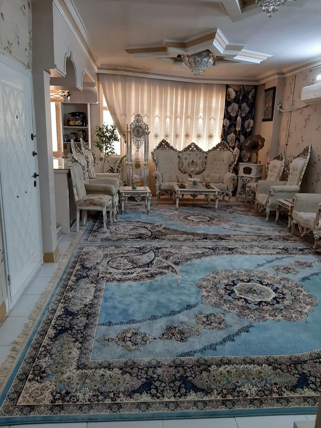 آپارتمان ۱۰۰ متری سند دار