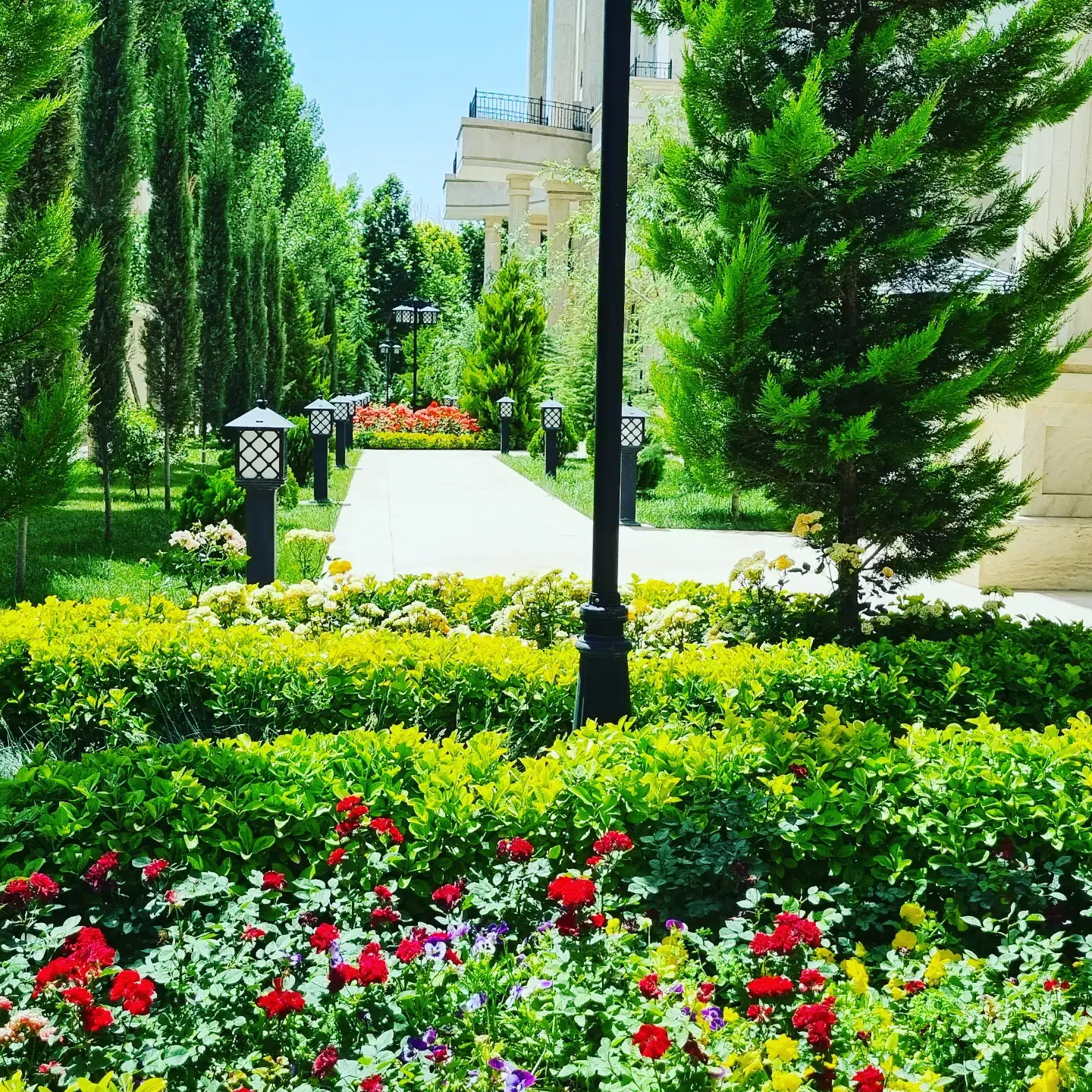 ۱۵۰ متر باغ آپارتمان کوی مهر لوکس برند
