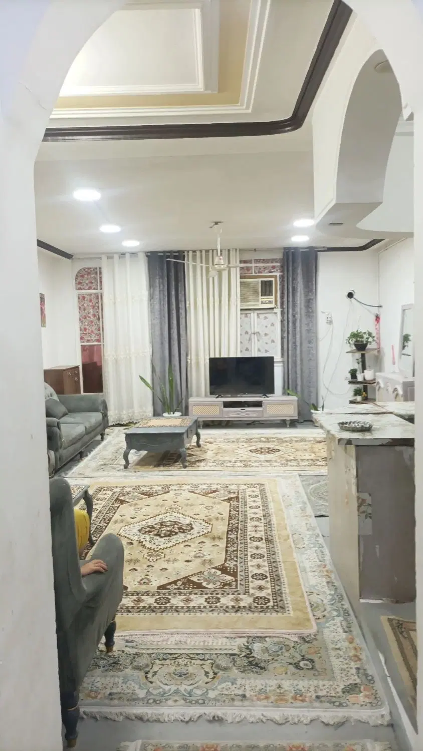 واحد ۹۰متری طبقه ۵ بدون پارکینگ جهت رهن کامل