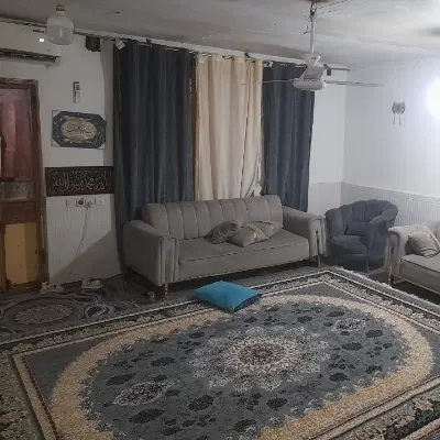 خانه معمره صنگور هلال ۱۵ طبقه پایین برا فروش