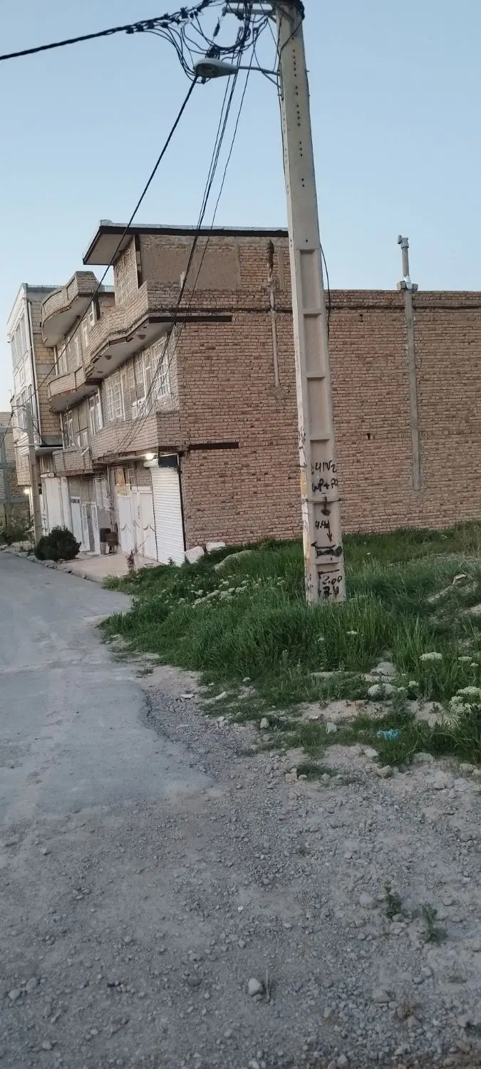 زمین مسکونی تجاری بر16متری ارتش شهرک امیریه