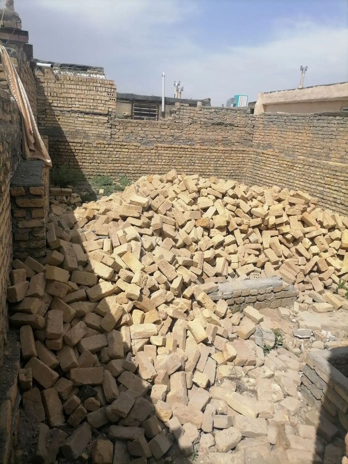 زمین مسکونی