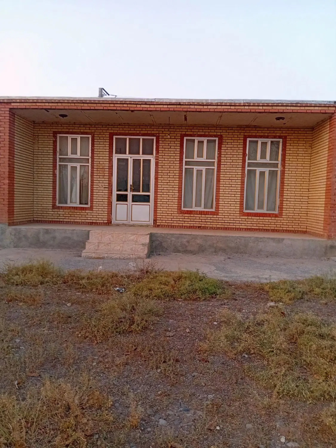 خونه ویلایی۹۱۰متر شناژقائم دونبش کنارخیابان