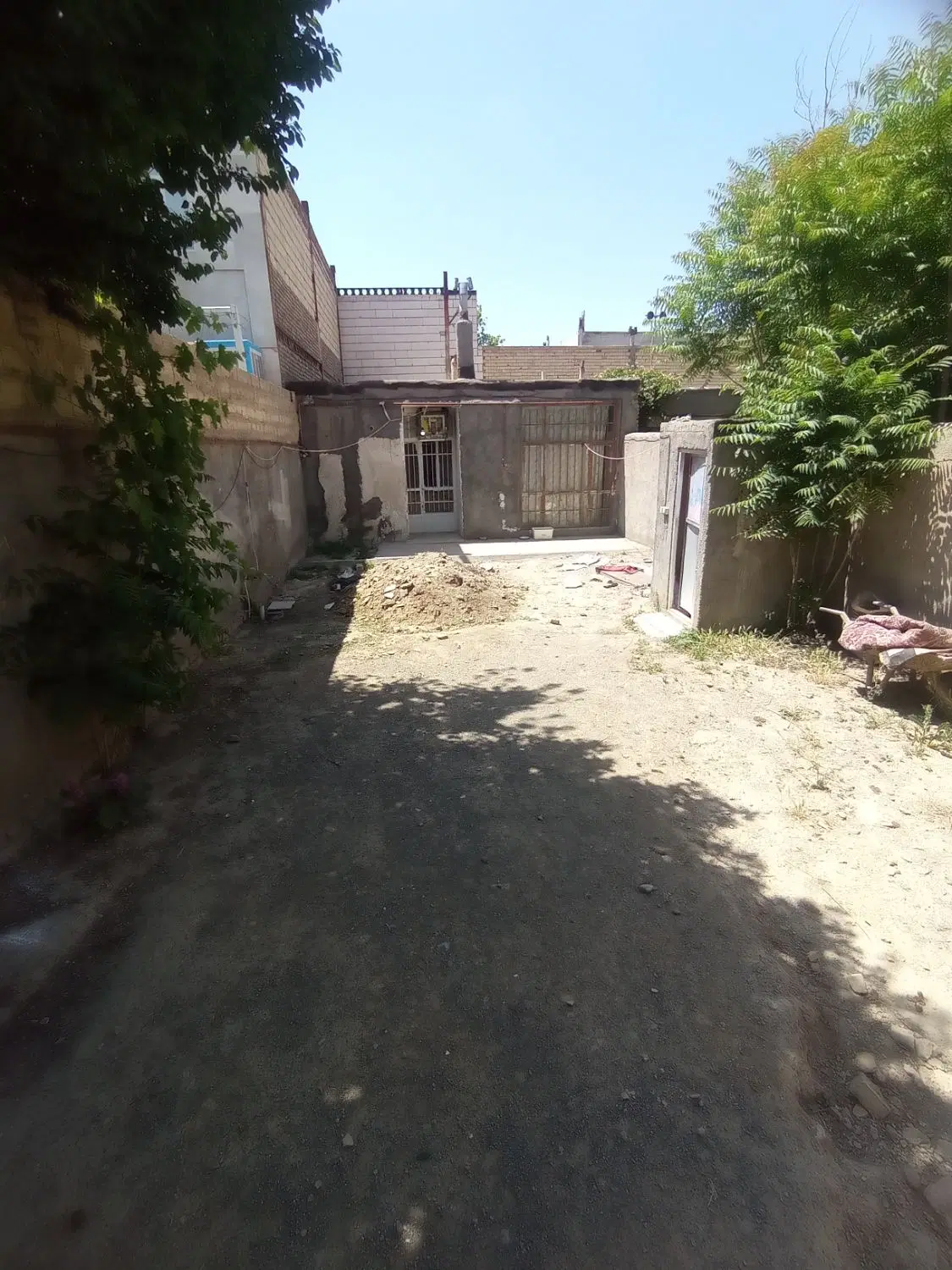 فروش ویلایی ۱۸۰ متر ۲ خواب(فوری)