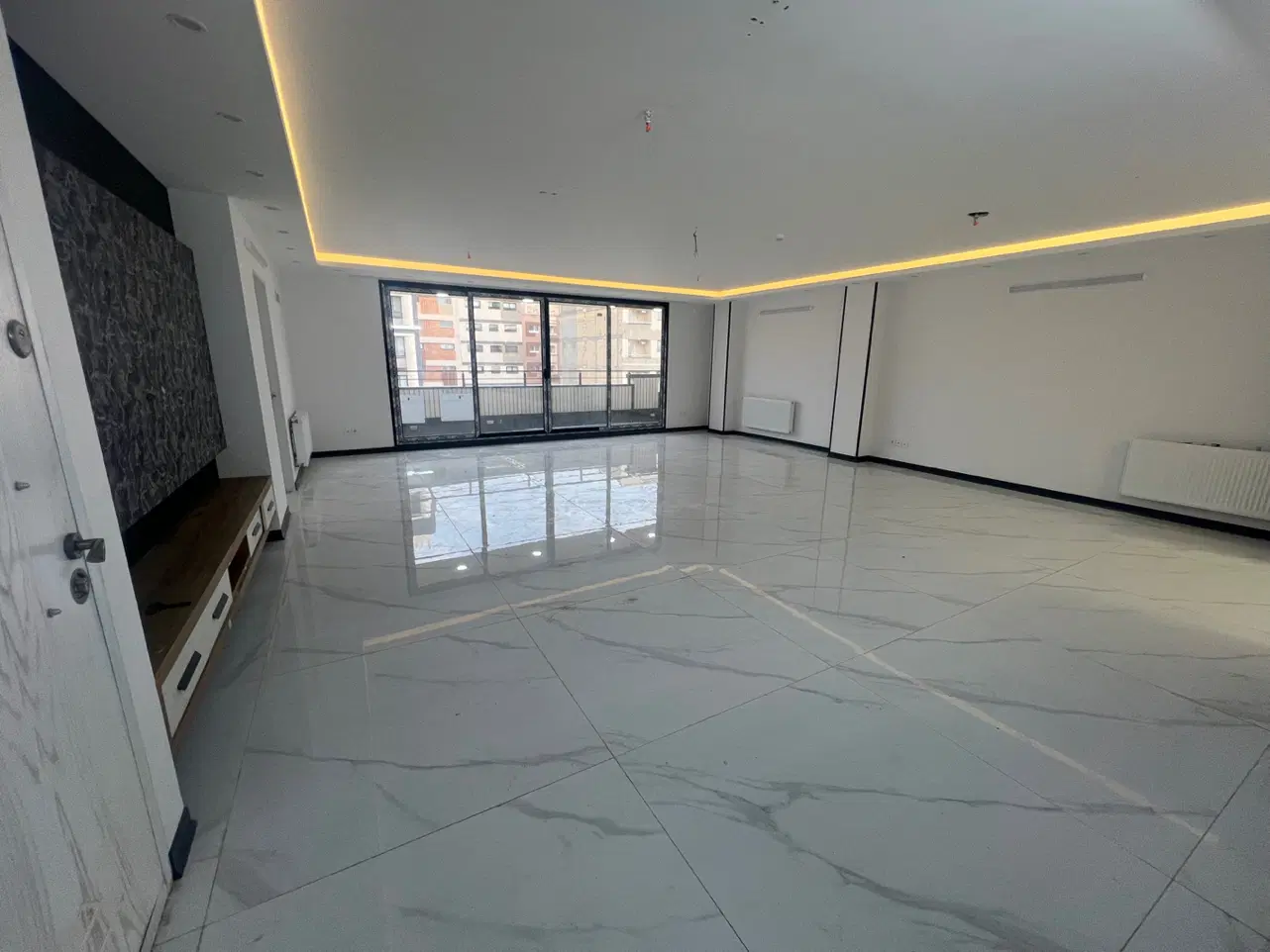 اپارتمان برازنده 180متری