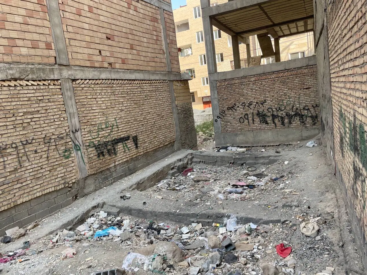زمین مسکونی ۹۸متر