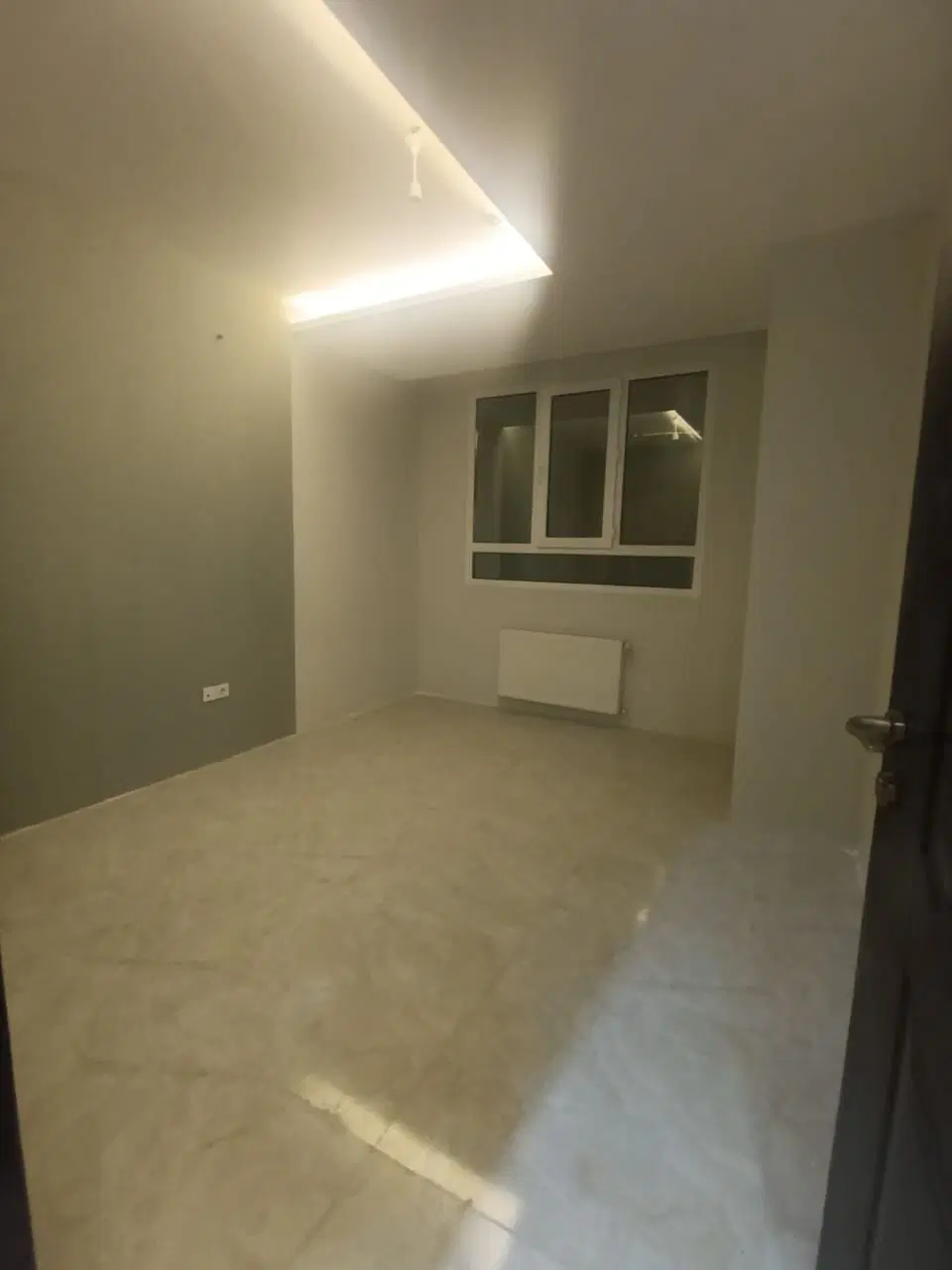 اپارتمان باسکول ط دوم بدون اسانسور۶م