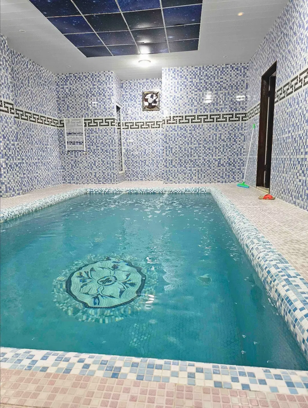 باغ ویلا استخر دار