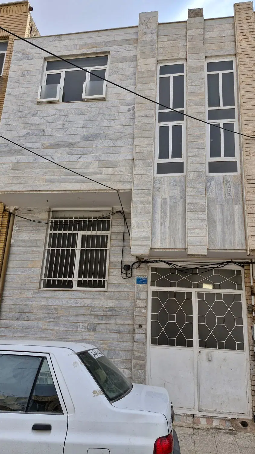 خانه ۱۰۰ متری جنوبی زنبیل آباد