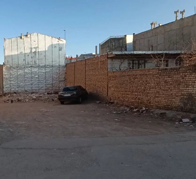 ۱۰۰ متر زمین پشت شهر بازی ۱۶ متری اول