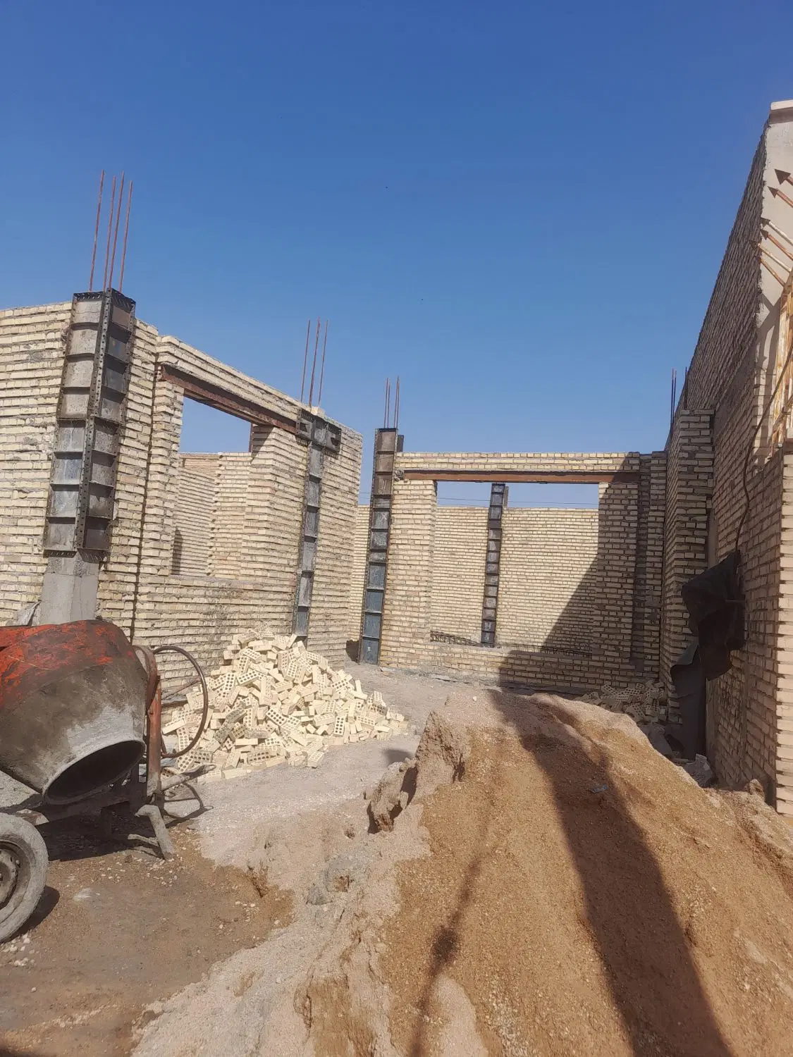 ملک نیمه کاره خیابان النصر