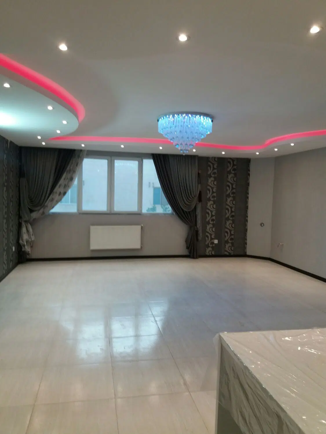 یک واحد اپارتمان ۳ خوابه
