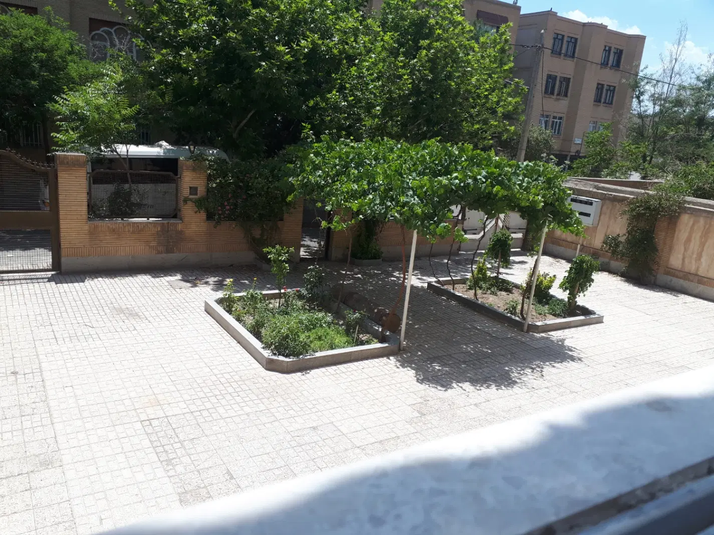 واحد فروشی