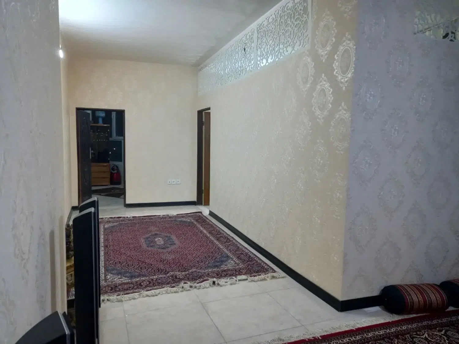 ۲ خوابه ۸۳ متری