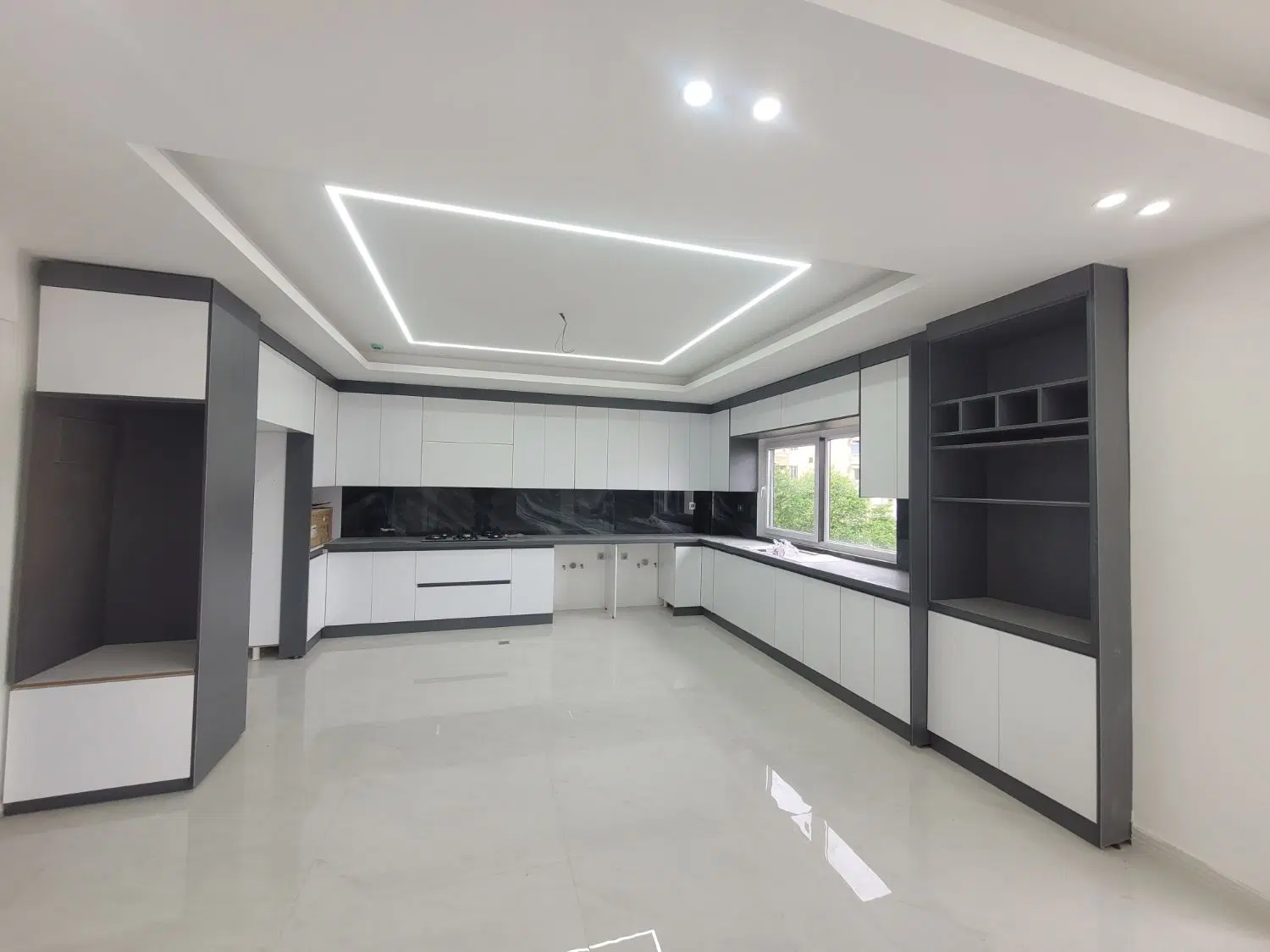 واحداپارتمان ۱۳۰متر_لوکس شیک_تاپ لوکشین
