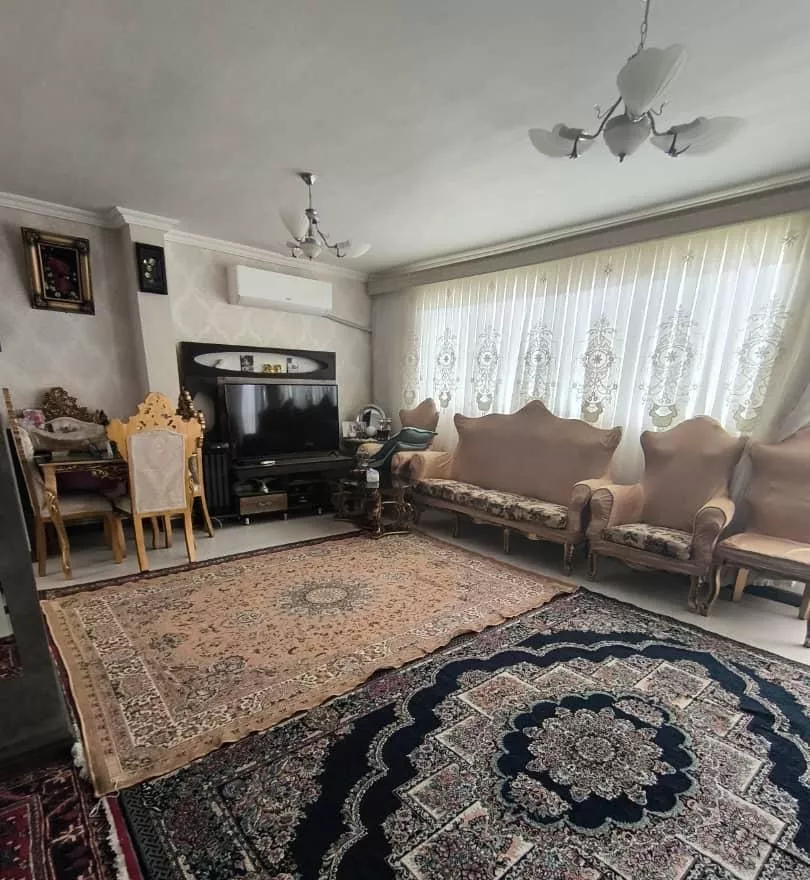 فروش آپارتمان ۱۰۲ متری ۲ خوابه حیاط دارعباسی