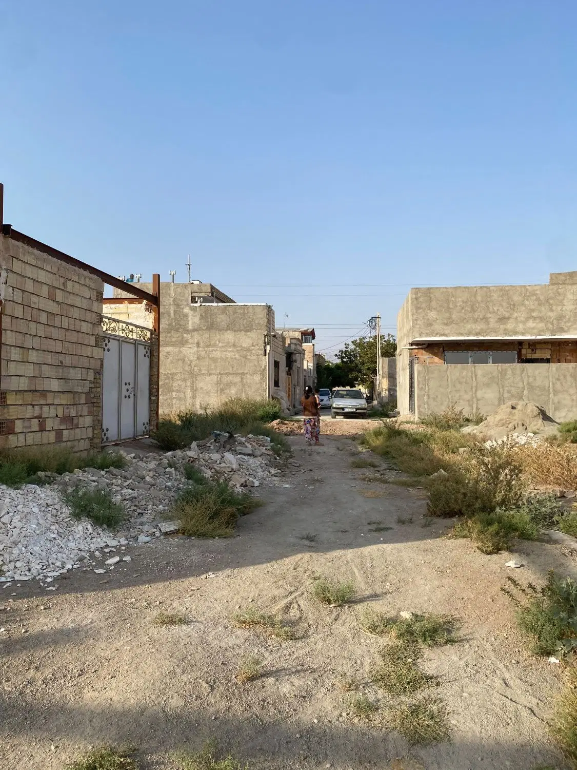 زمین هشتاد متری