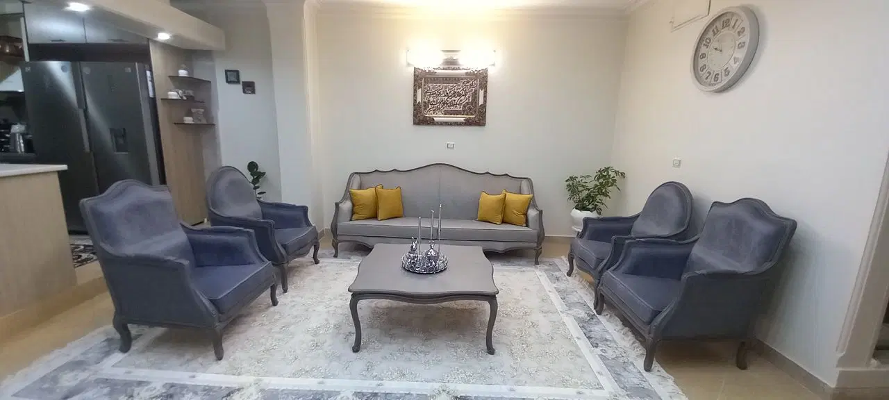 ویلایی دو طبقه مسکونی و یک طبقه پارکینگ