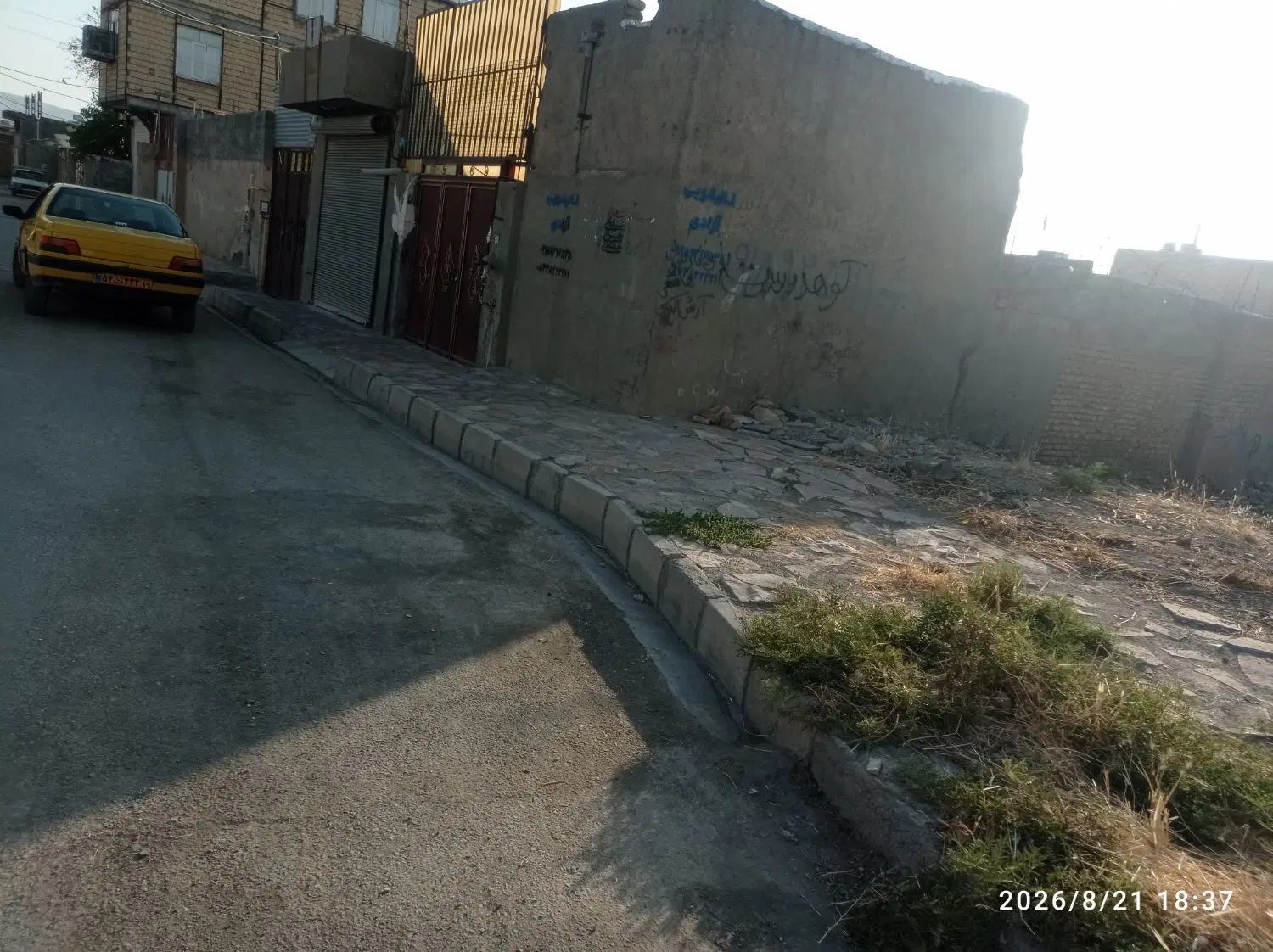 زمین ۹۰متری برخیابان دهپهن