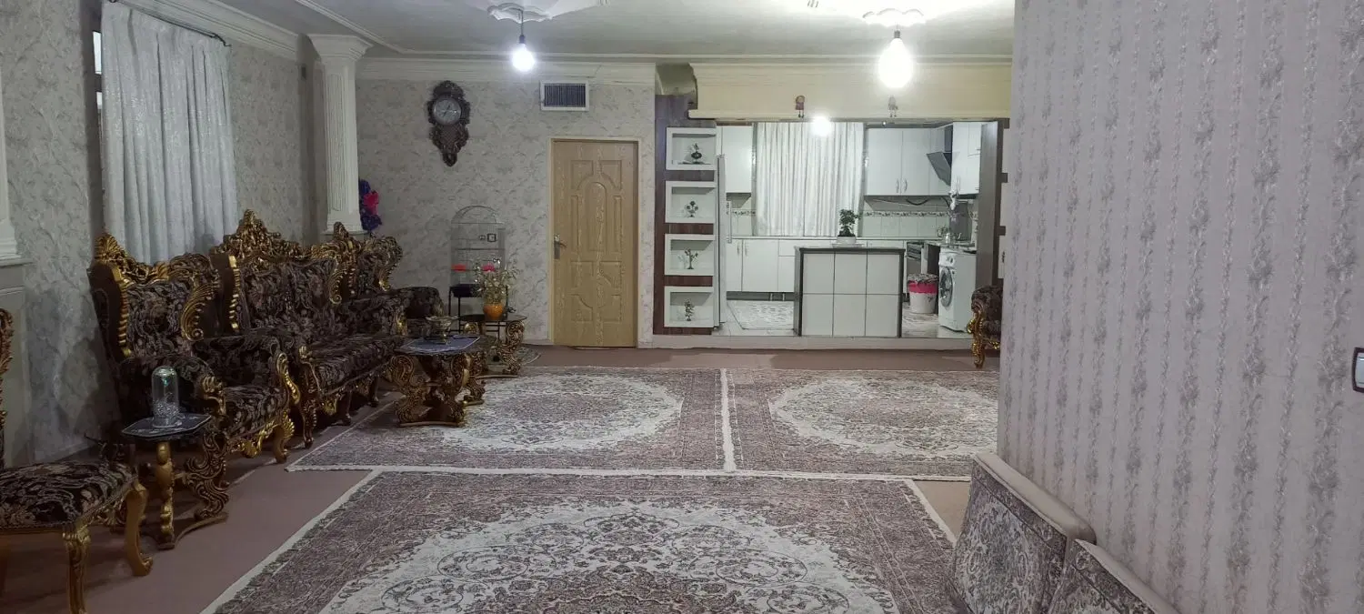ساختمان تازه ساخت گلستان(قلعه میر) با مغازه