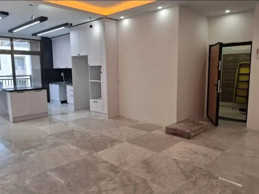 ۹۵ متر آپارتمان سنددار ۹ سال ساخت تمیز