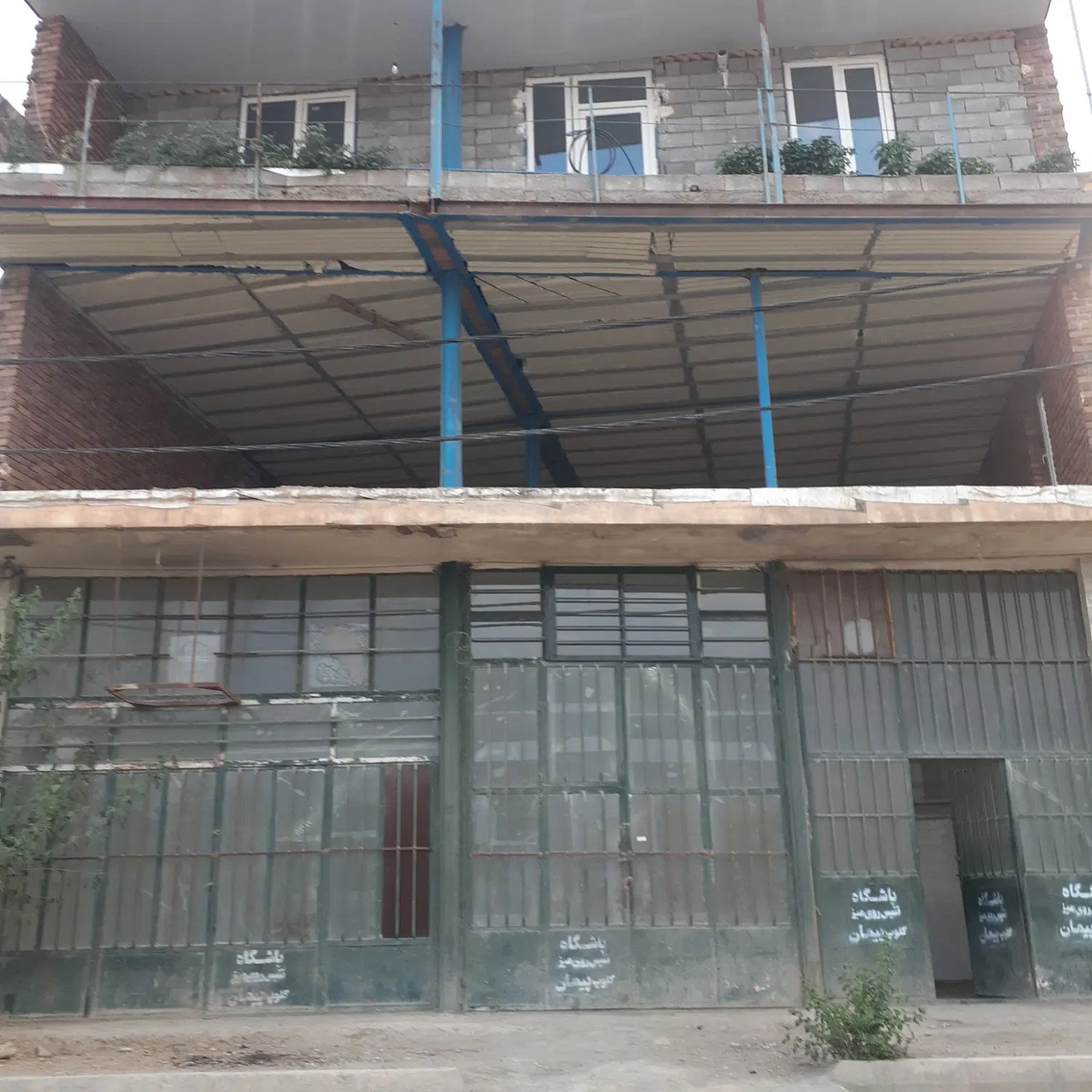 اجاره مغازه ۹۶ متری حسن آباد جنب کارخانه ون