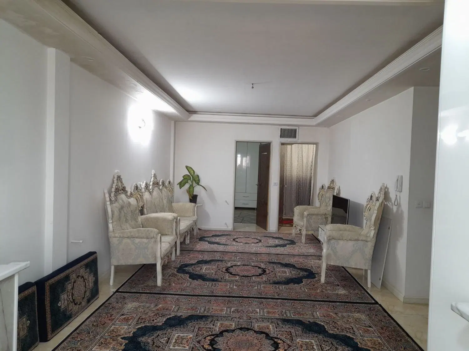 فول و خوش‌چیدمان_آماده برای انتخاب_املاک کلبه