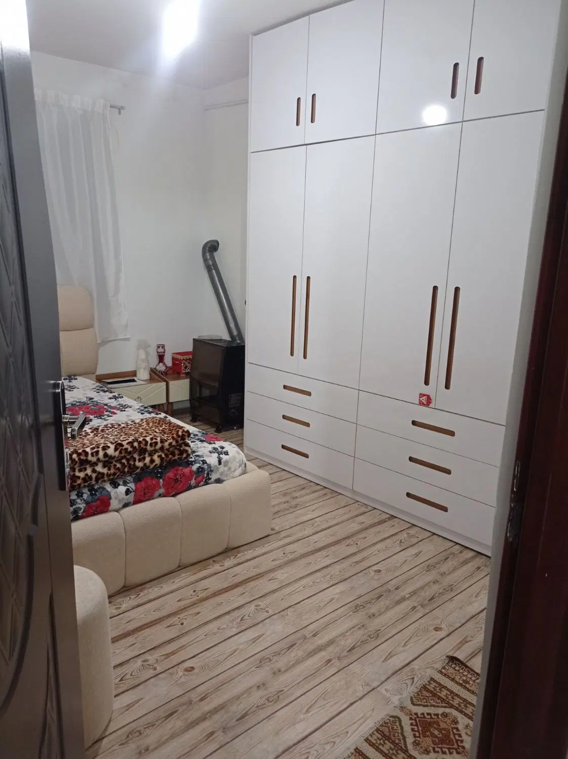 ملک فروشی