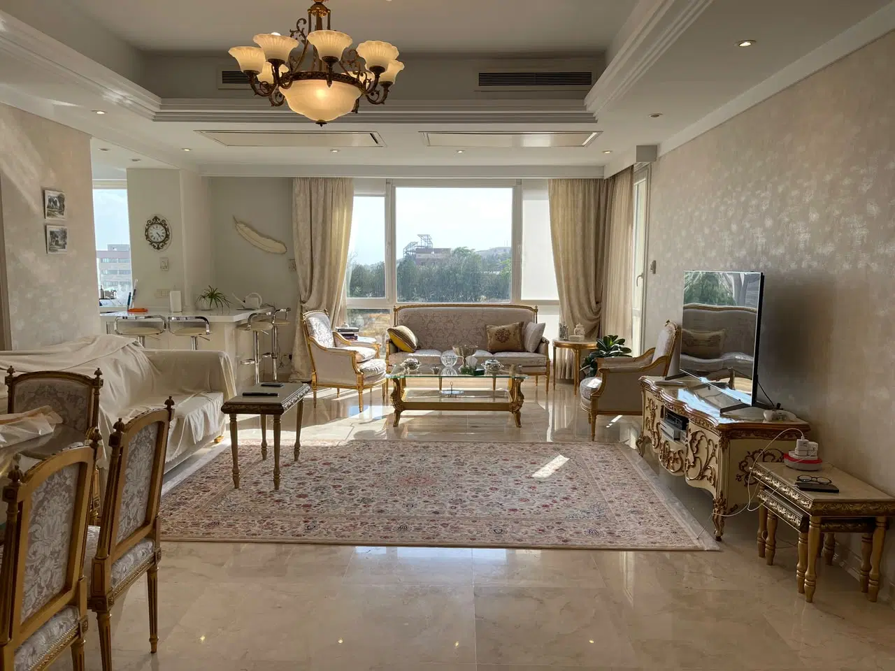 فروش آپارتمان تک واحدی زعفرانیه ۱۹۵متر ۳خواب