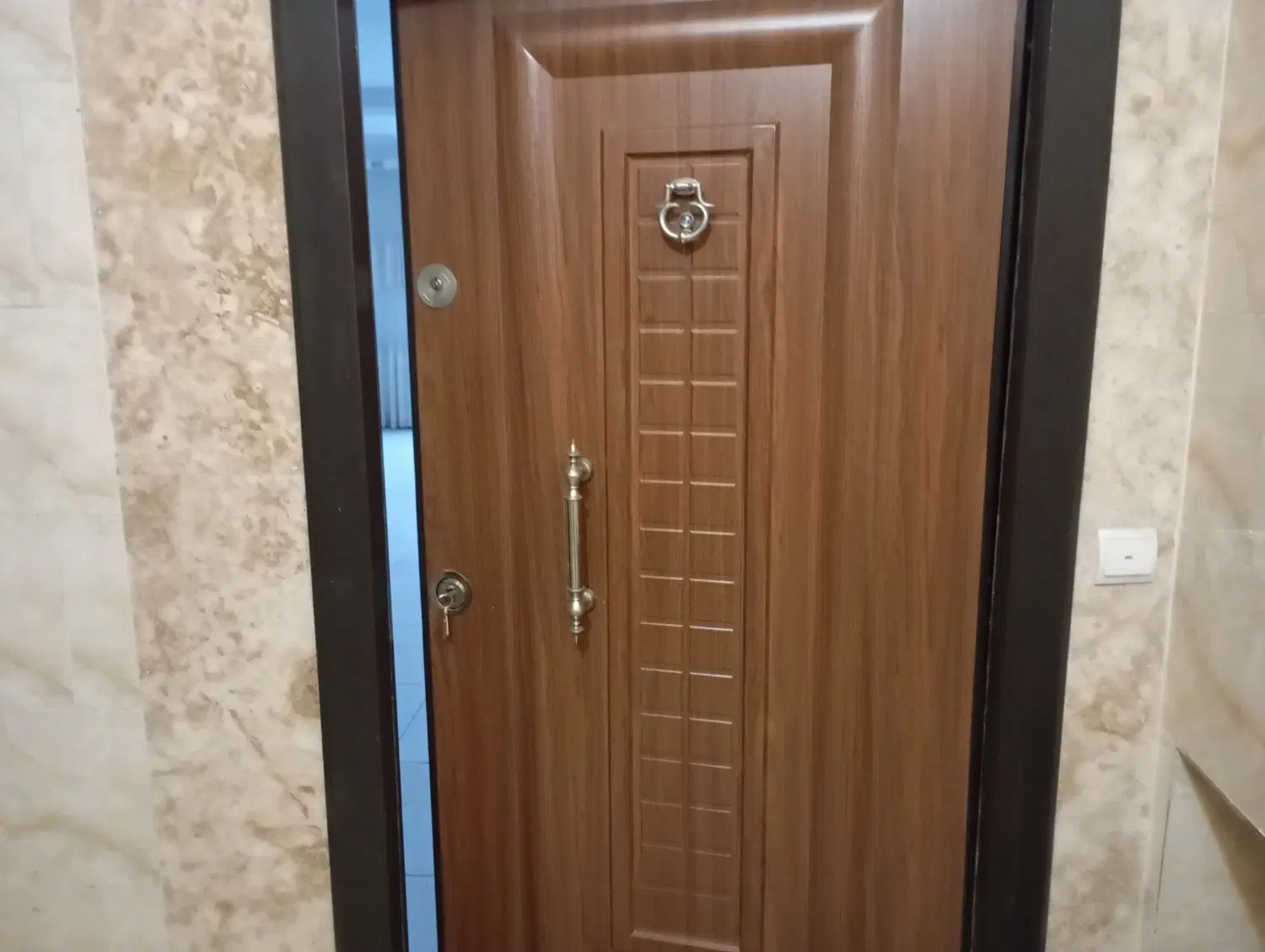 آپارتمان نوساز اوایل شهرک حافظ