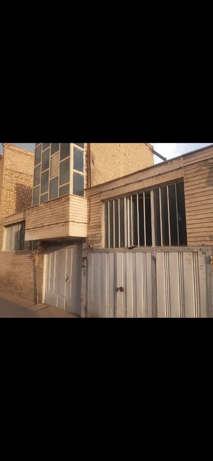 ۲۰۰متر ویلایی قابل سکونت