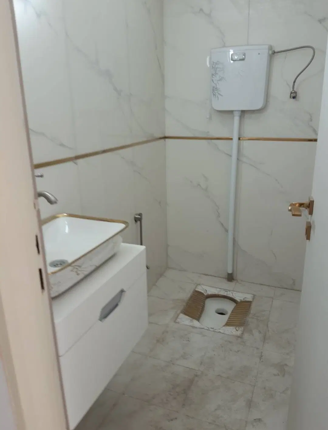 فروش اپارتمان ۱۲۷_کلید نخورد_سینما_تک واحدی