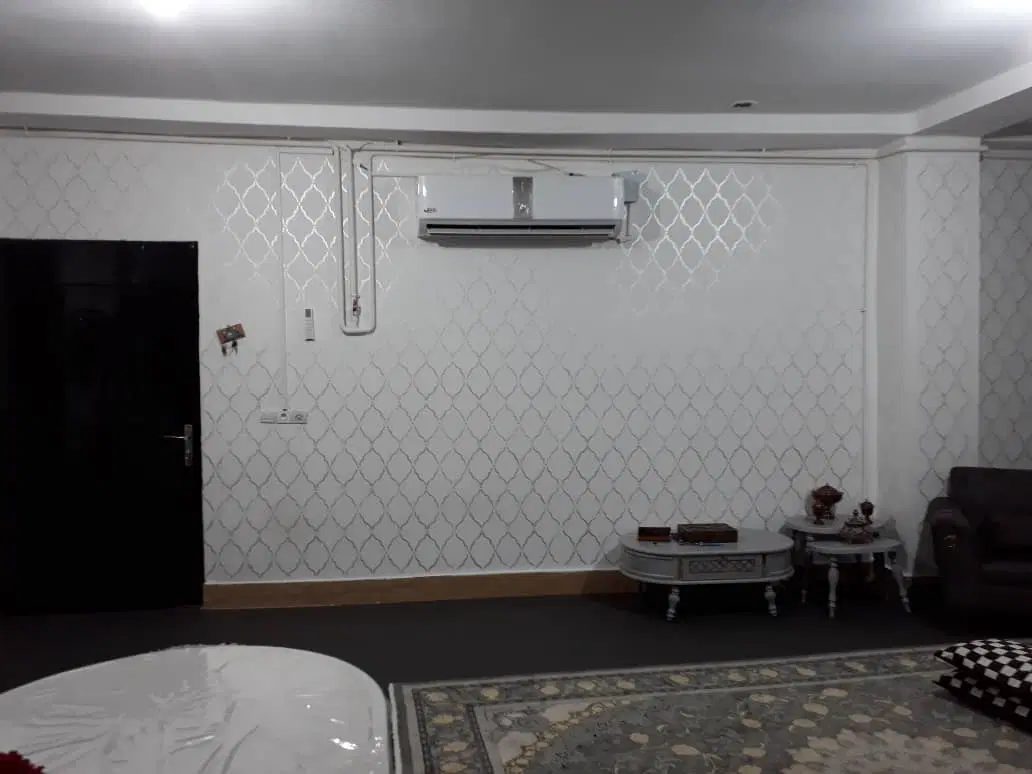 یک واحد آپارتمان شش واحدی سر خیابان چهارم شمالی