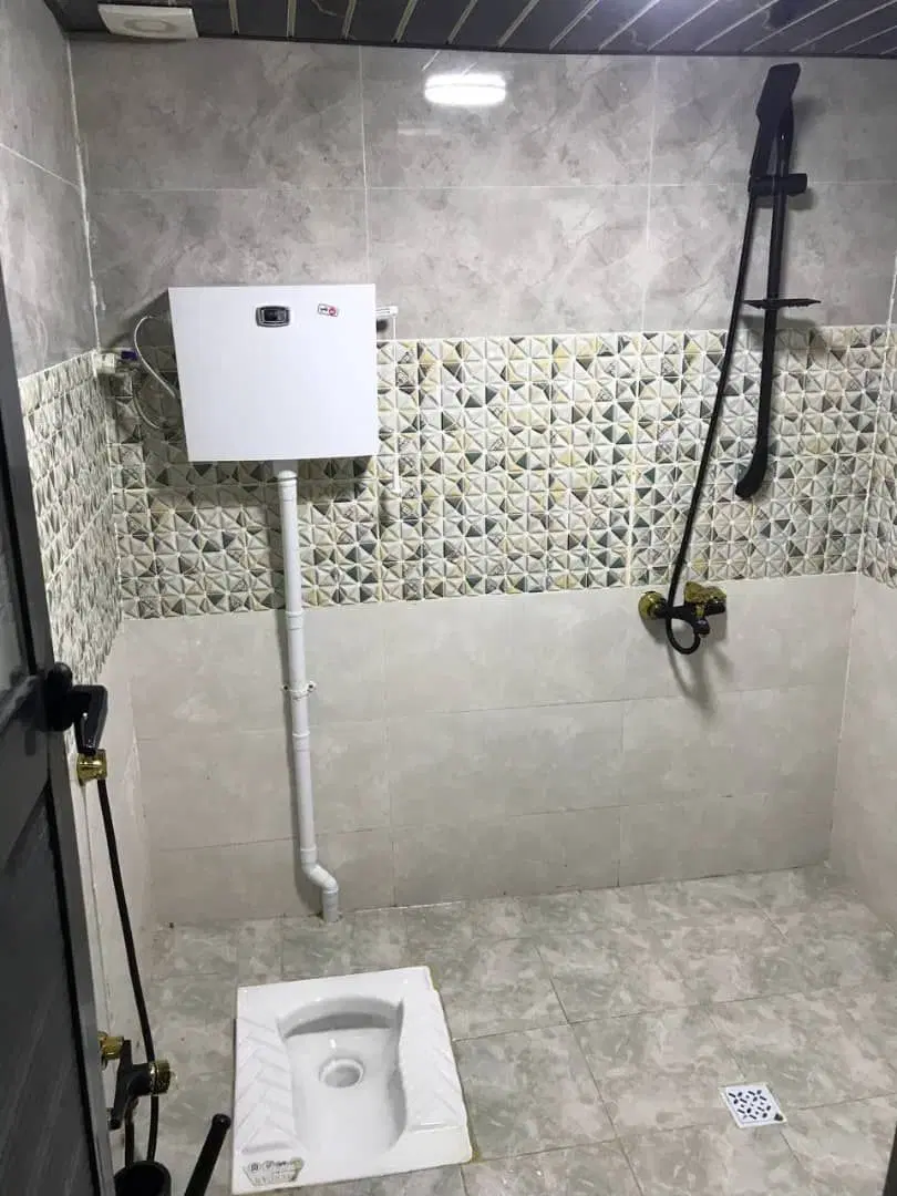 کلبه سو ئسی ۶۲متری  واقع دره پشت