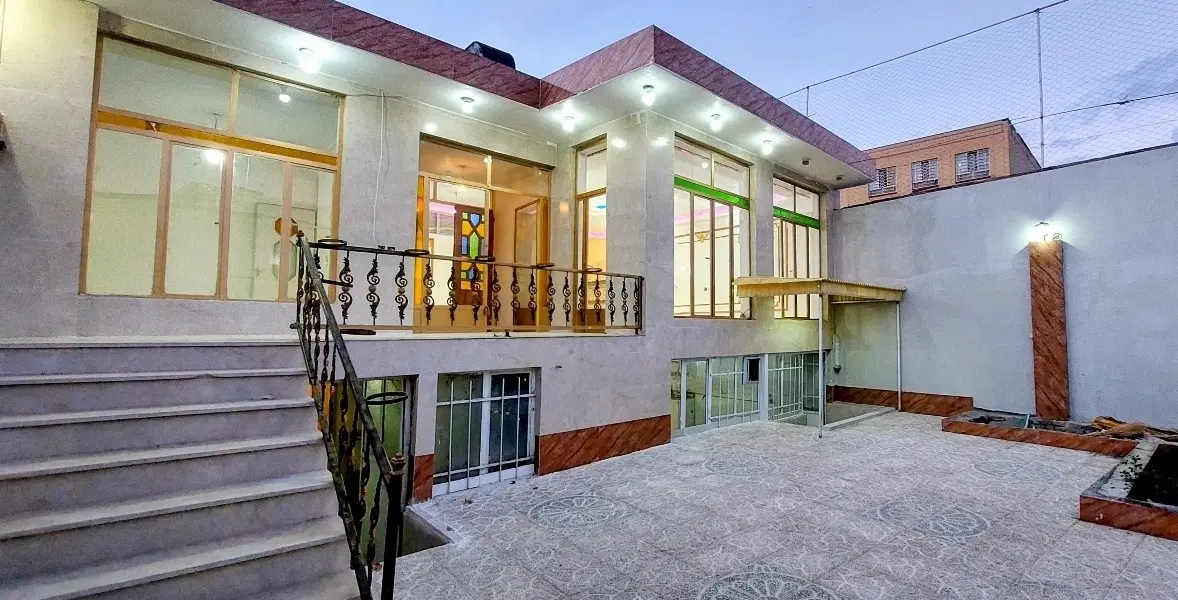 منزل ویلایی دو طبقه بازسازی شده ملکی ابتدای حکمت
