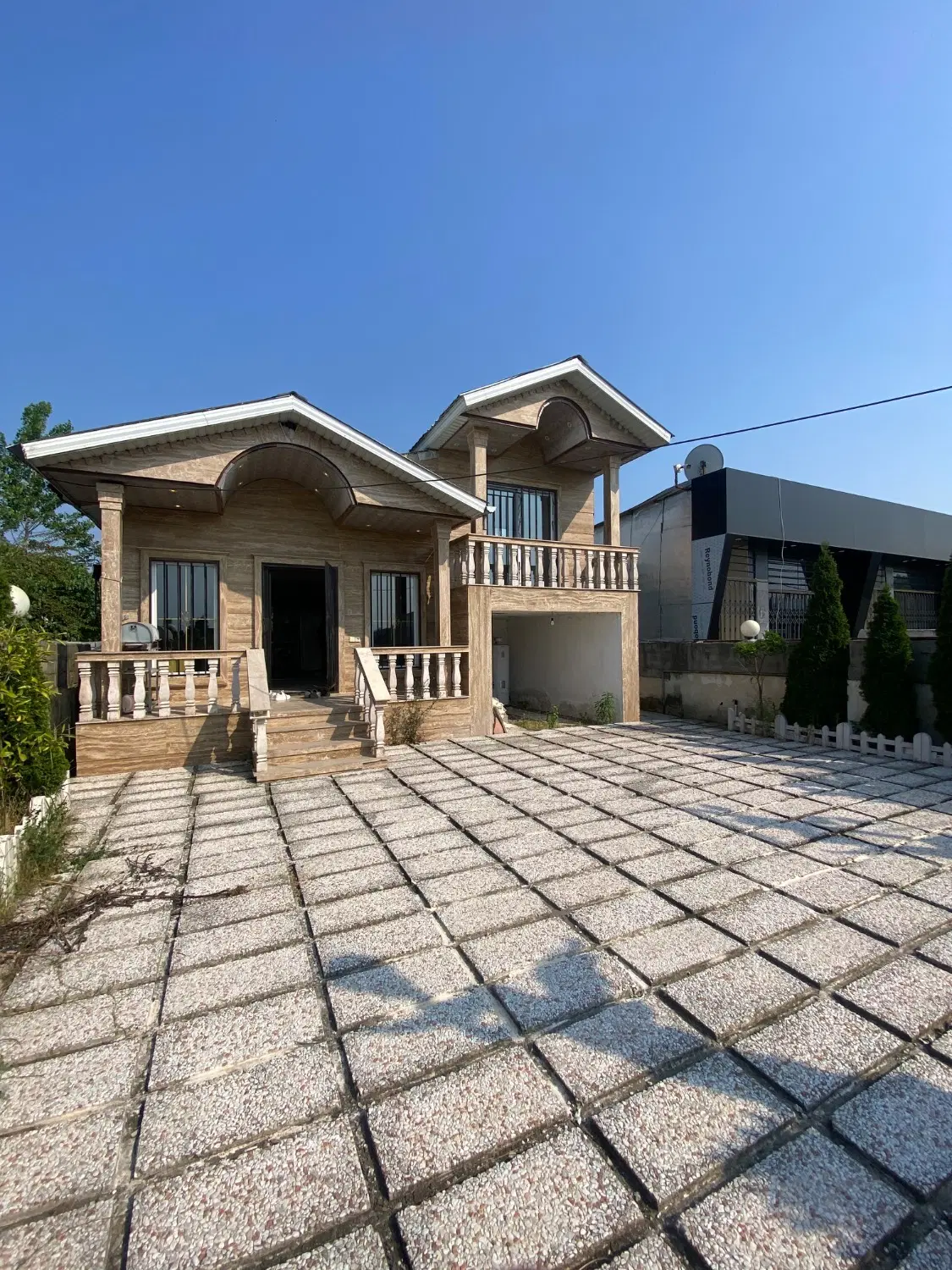 واحد 250متری تاپ لوکیشن