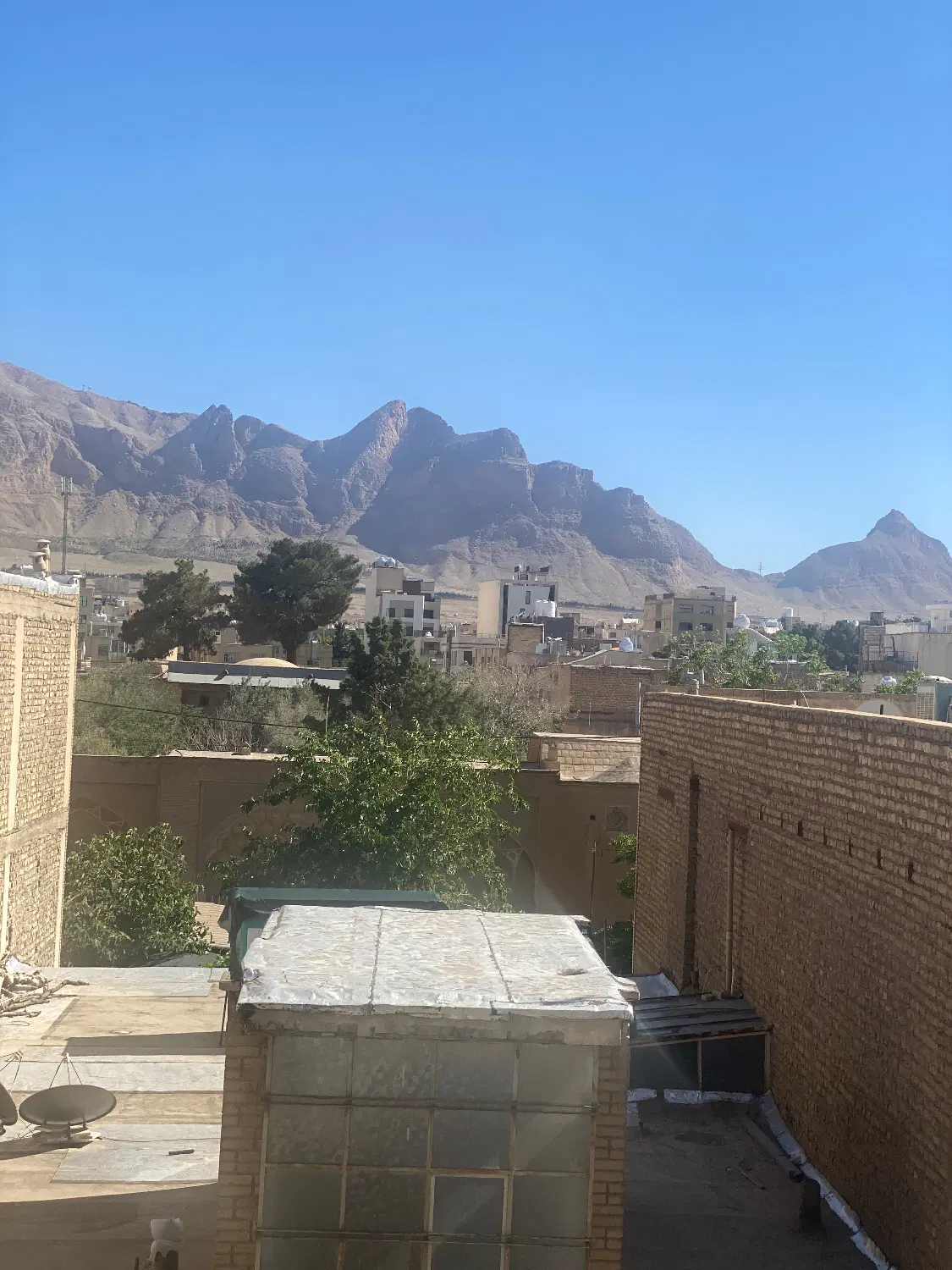 ویلایی۲۵۰متری درب ساخت خاقانی