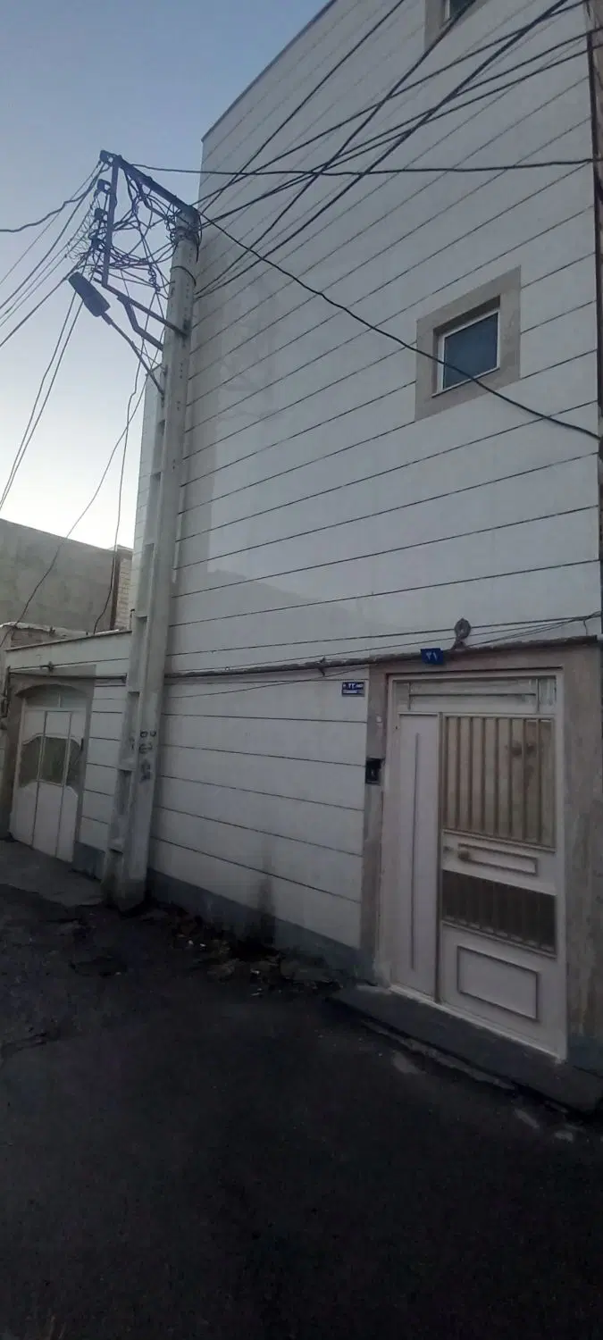 اجاره خانه دو طبقه ونیم مناسب دو خانواده