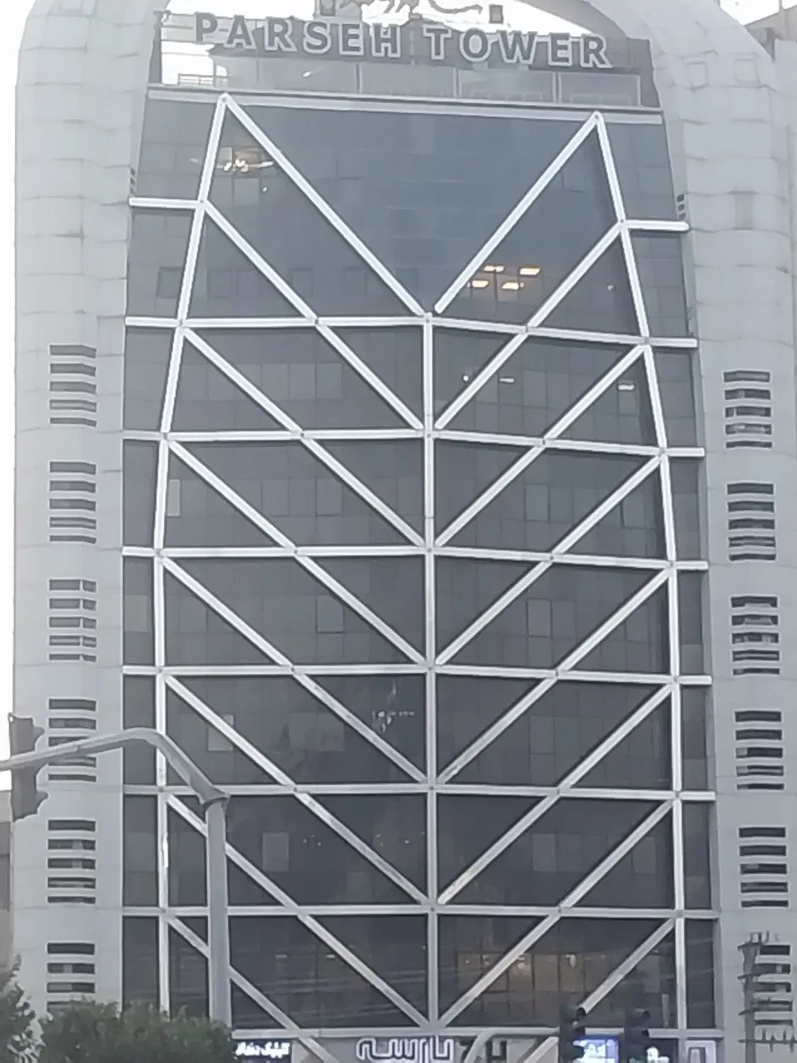 نبوت ۶۰ متر اداری روبه نما (املاک فرزانگان)