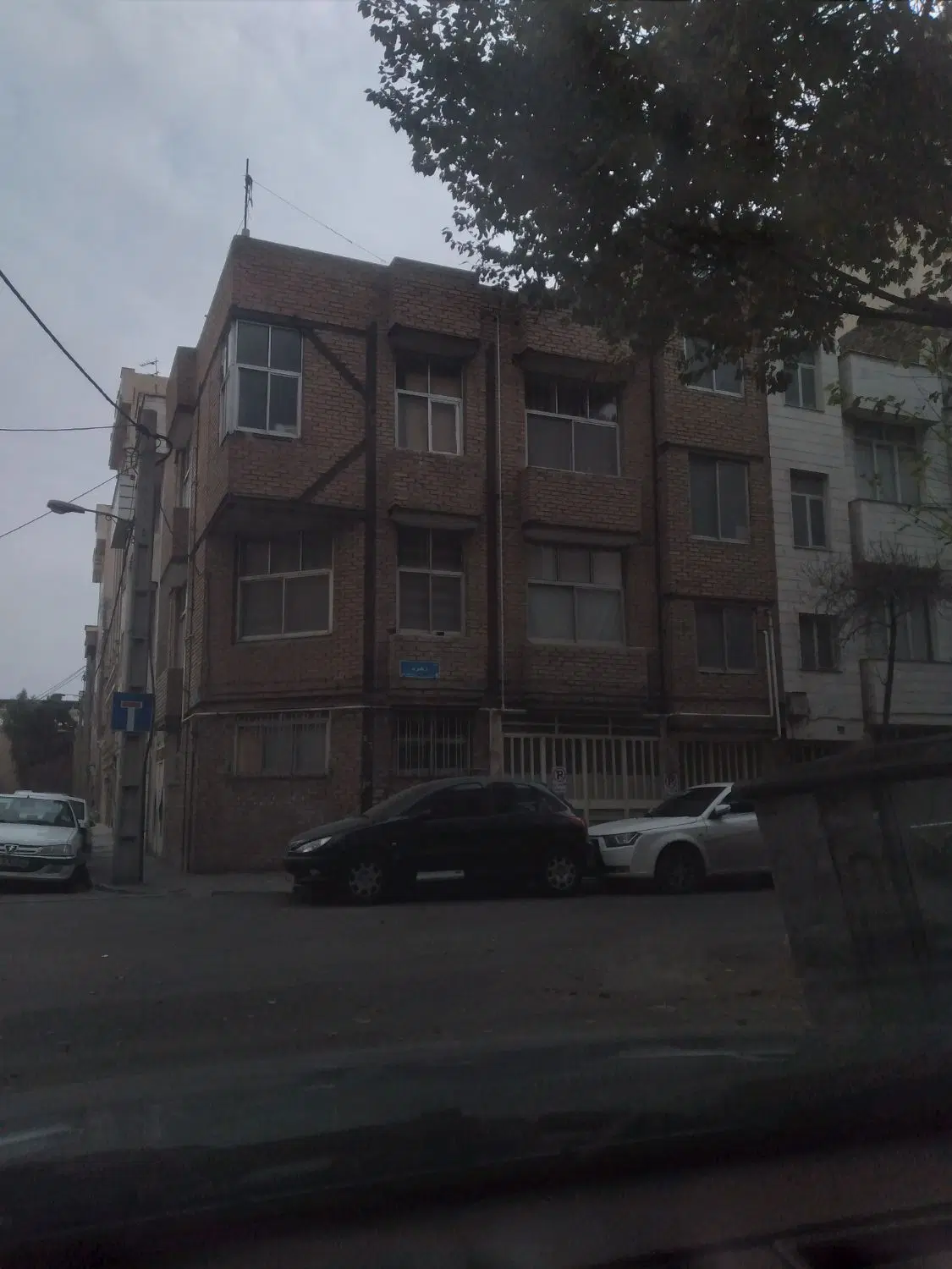 خانه ویلایی سر نبش