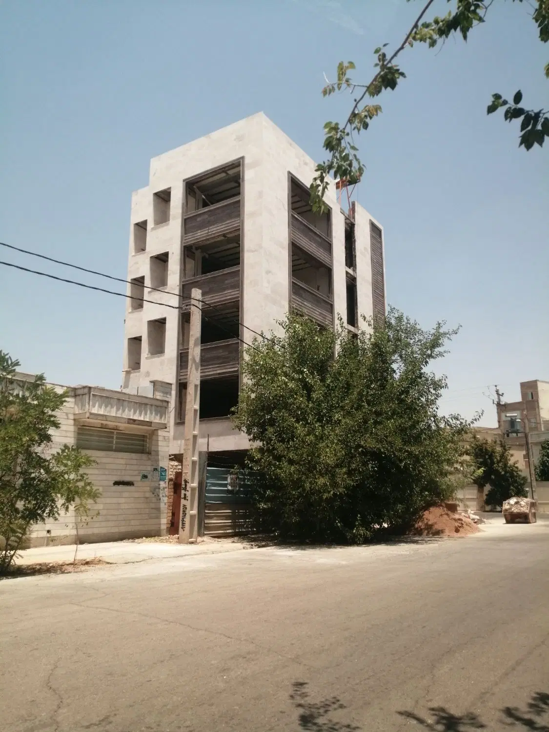 فروش واحد مسکونی 3 خواب لاله
