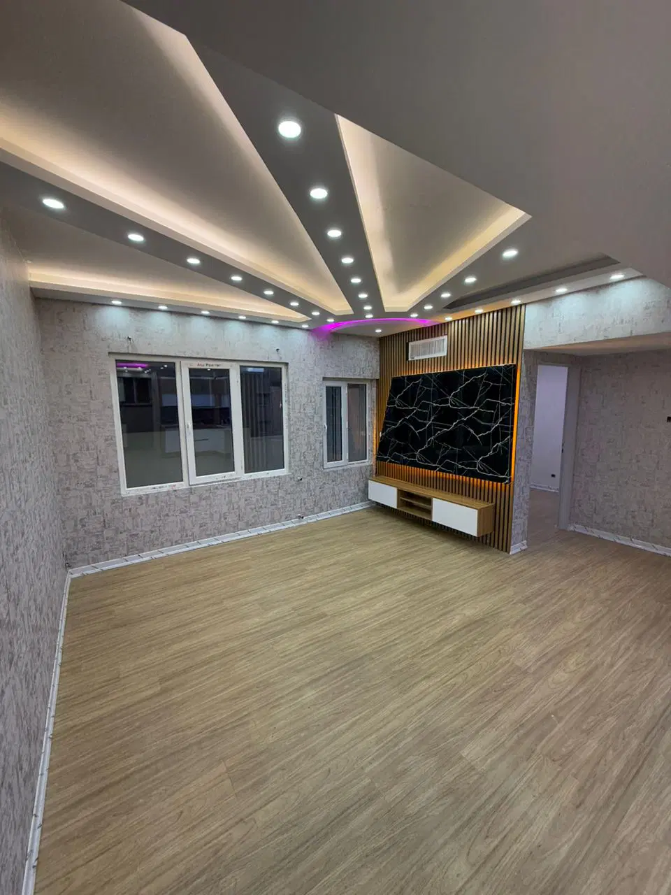 المس ناب پرند ۹۳متری خوش نقشه