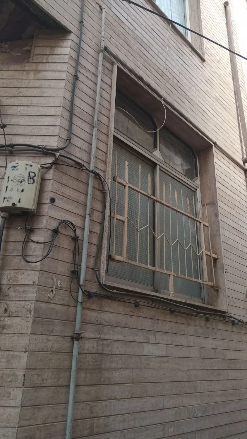 حیاط ویلایی ۵۵ متر دو در ۳ طبقه