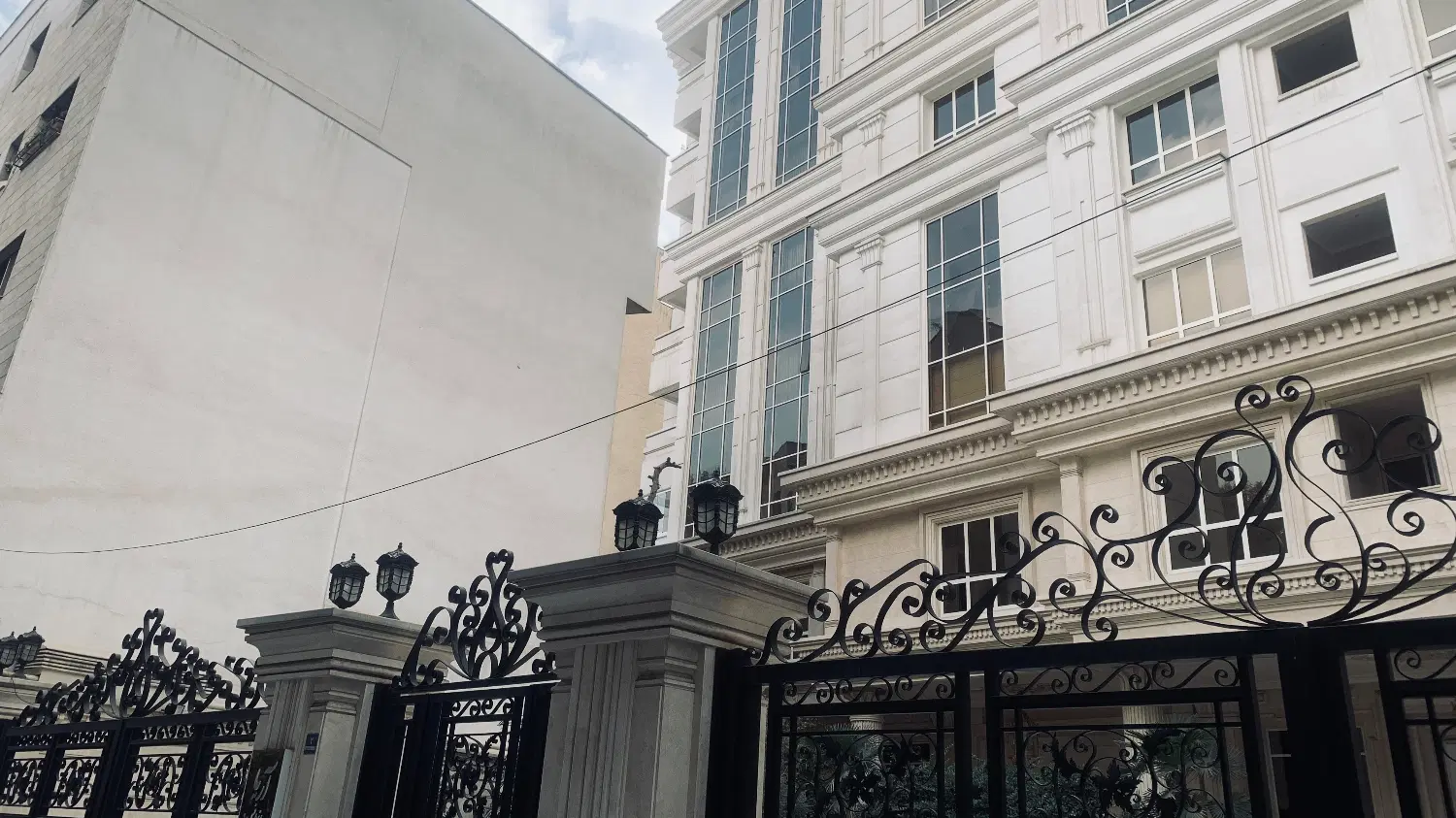 ولنجک ۱۵۰ متر ۳ خواب ۲ پارکینگ اصلی ولنجک
