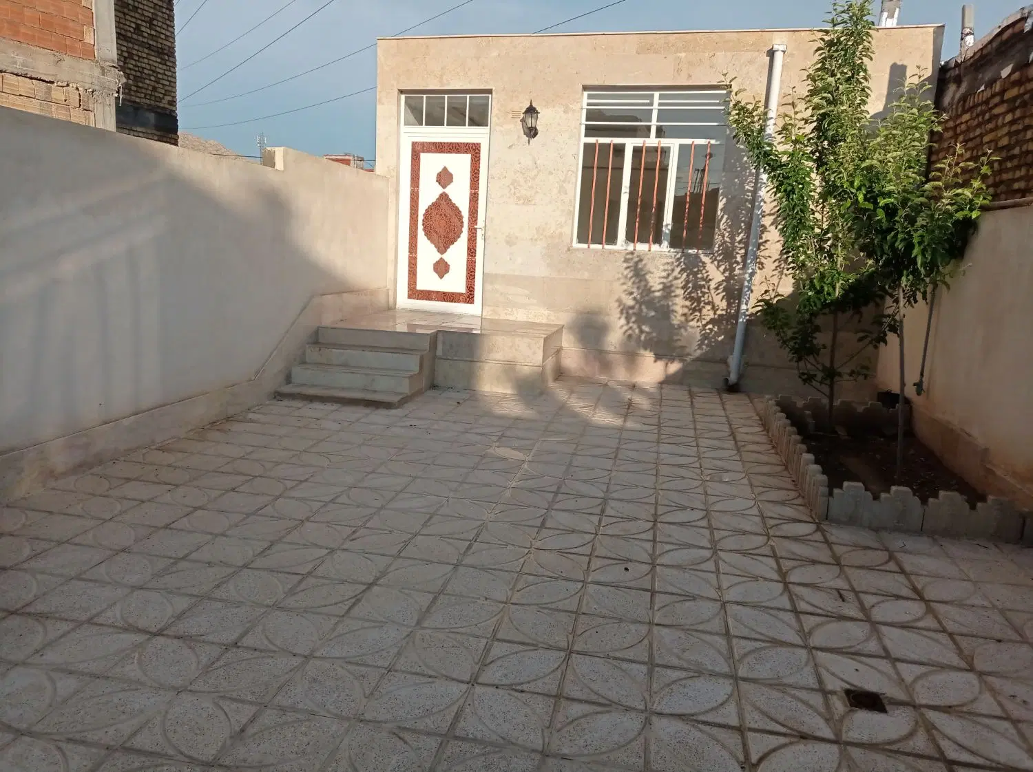 حیاط ویلایی حاجی بگلر خ عفتی عفتی 17 خیلی شیک