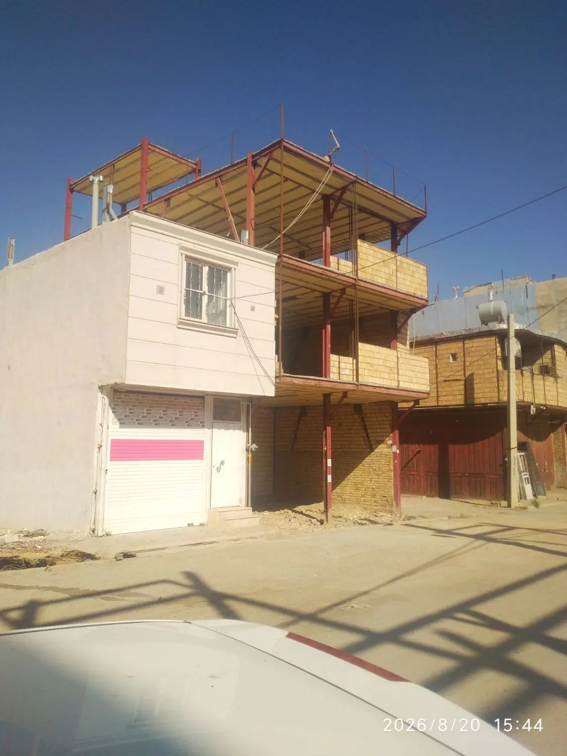 ساختمان تجاری مسکونی